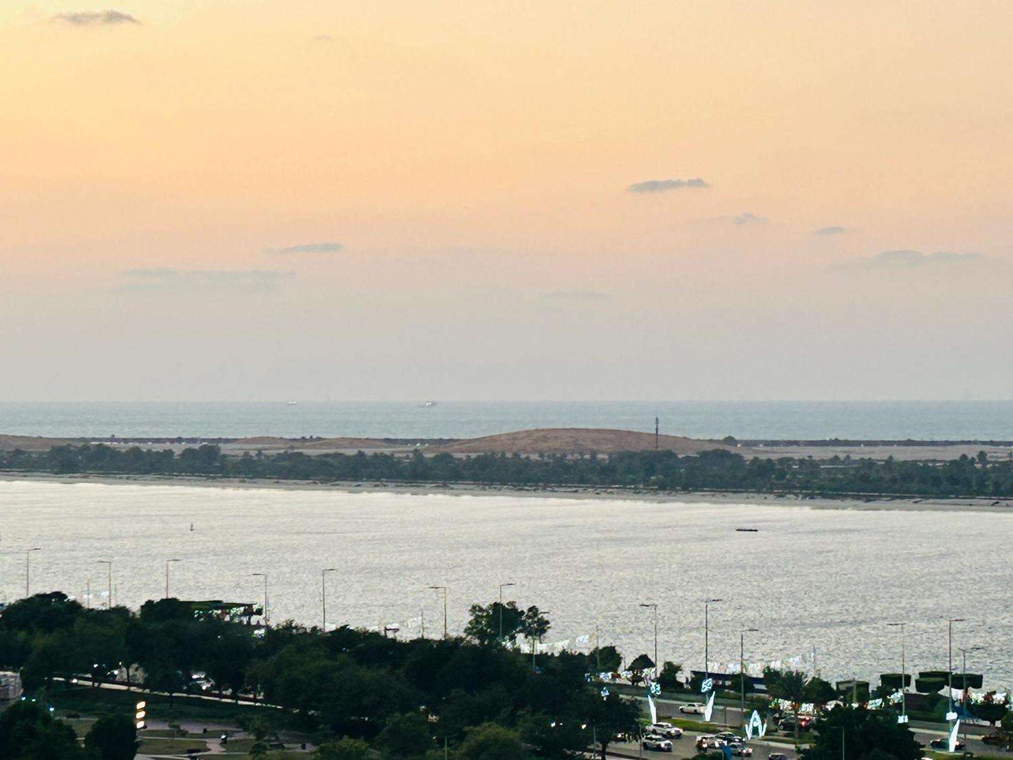 Panoramic Corniche Sea View Retreat Abu Dhabi